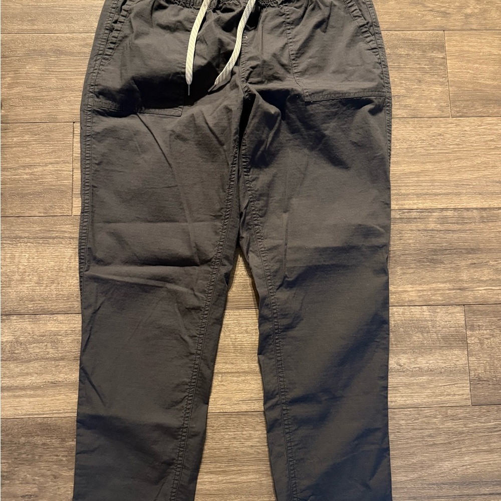 Vuori Women’s Ripstop Pant in Charcoal